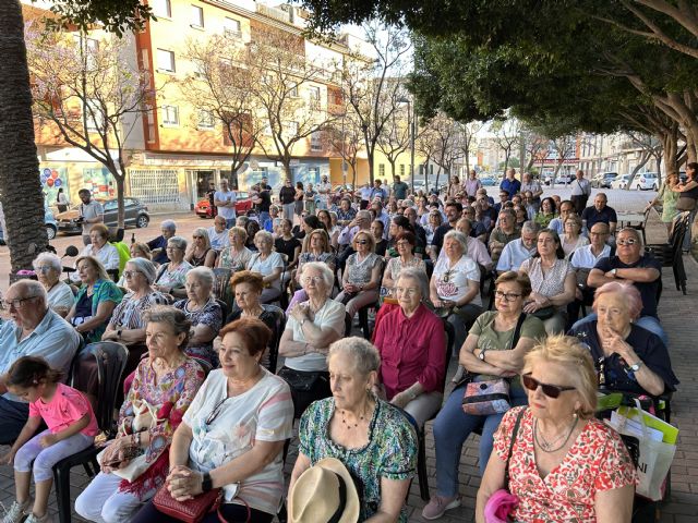 La Asociación Pro-Centro Cultural de Espinardo celebró este viernes un acto público para reivindicar un nuevo espacio cultural en la pedanía