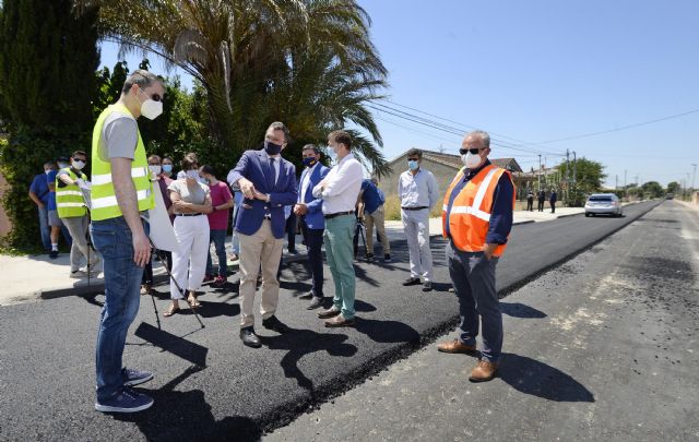 Las obras de mejora del firme de la Orilla del Azarbe avanzan a buen ritmo y finalizarán a mediados de julio