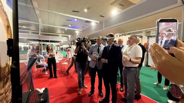 El Gobierno regional destaca el potencial innovador de las 200 empresas que se dan cita en Fecons