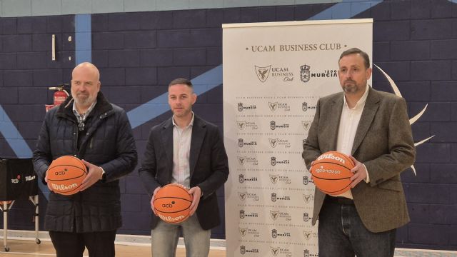 El Ayuntamiento y el UCAM Murcia de baloncesto se unen para promocionar ´Murcia 1200´ en el partido del domingo ante el Barcelona