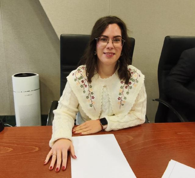 To&ntilde;i Abenza: 'Exigimos compromiso al Gobierno regional para acabar con la pobreza estructural en la Región de Murcia'