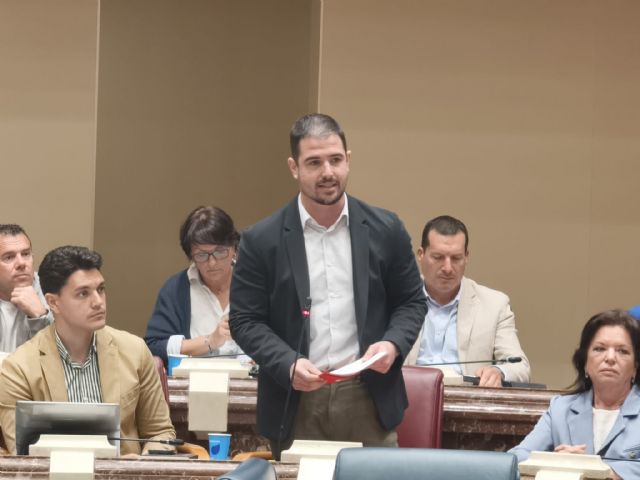 Miguel Ortega: 'El servicio de apoyo psicosocial a jóvenes está paralizado, solo ha servido para que el PP se haga la foto'
