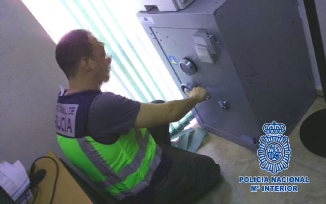 Detenido por robar diez mil euros de la caja fuerte de la empresa donde trabaja