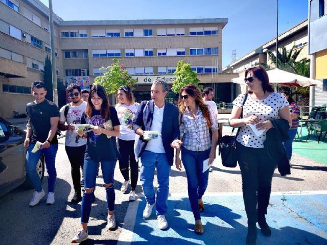 Contigo Somos Democracia propone aumentar la frecuencia del tranvía a la Universidad, mejorar el acceso al campus y nuevas becas para los estudiantes