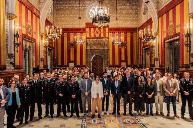 La Policía Local de Murcia refuerza su compromiso con la diversidad y los derechos humanos en el 20 aniversario de Gaylespol