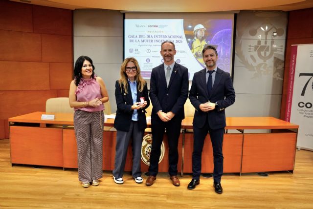 El COITIRM entrega su Insignia de Oro a la ingeniera premiada por la NASA María Jesús Puerta y presenta el I Barómetro de la Mujer Ingeniera