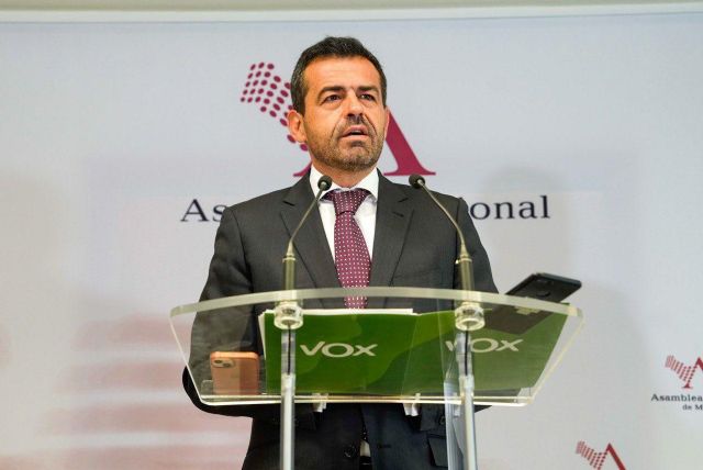 VOX pide la comparecencia de Ortuño por la situación “insostenible” de los bomberos de la Región