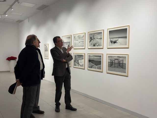 Frederic Volkringer retrata la dualidad de La Manga del Mar Menor en una exposición única