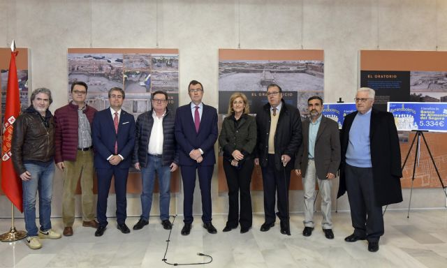 Los Parrandboleros entregan más de 10.000 euros solidarios a Astrapace y el Banco de Alimentos