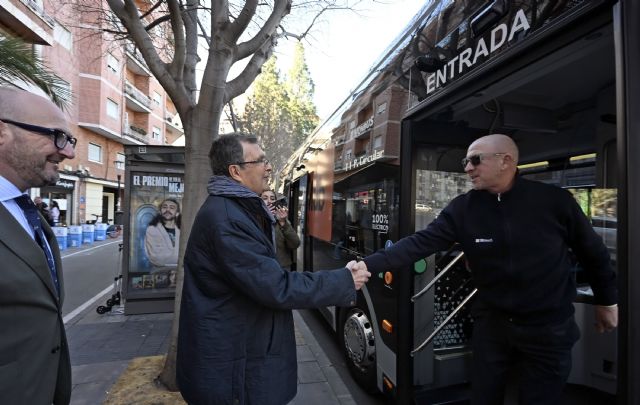 El Ayuntamiento de Murcia amplía la gratuidad del tranvibús hasta el 4 de mayo tras superar los 300.000 pasajeros desde su puesta en marcha