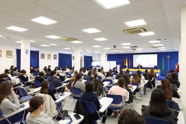 UCAM Cartagena pone a prueba el talento joven en sus Olimpiadas Científicas
