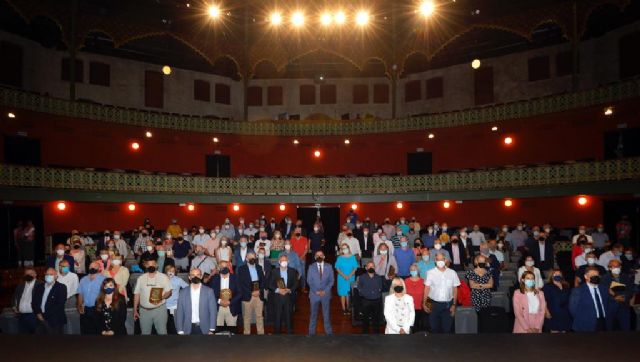 El Ayuntamiento de Murcia homenajea a 183 funcionarios municipales jubilados