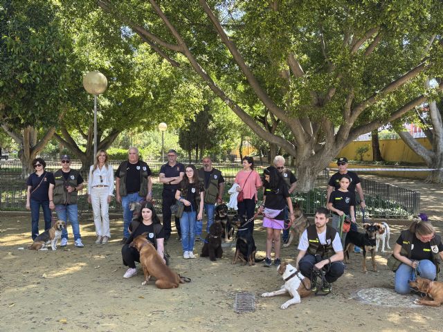 Una exhibición canina fomenta la tenencia responsable de mascotas y sensibiliza sobre los beneficios para la salud mental de la ciudadanía