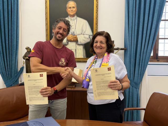 La UCAM y Bomberos por Bomberos llevan una potabilizadora a Venezuela y evaluarán edificios