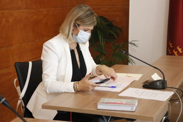 Un convenio con el Teléfono de la Esperanza permitirá desarrollar talleres de salud emocional y bienestar personal entre las personas mayores del municipio