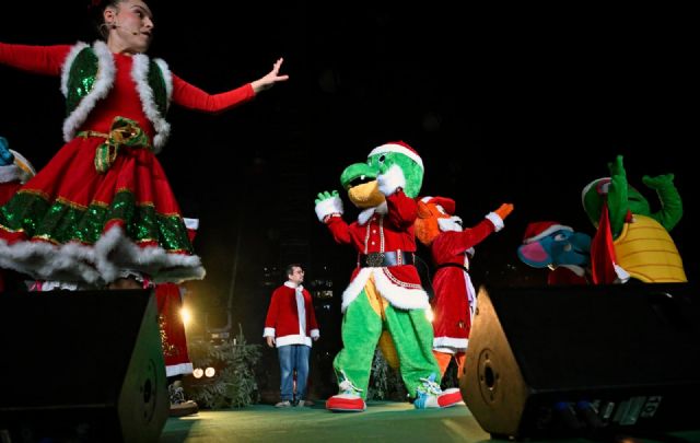 Actuación de La Pandilla de Drilo y espectáculo piromusical especial para celebrar el día de Navidad en el Gran Árbol