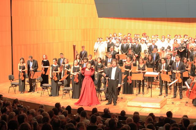 Ainhoa Arteta deslumbra en Murcia por el XX aniversario de la UCAM