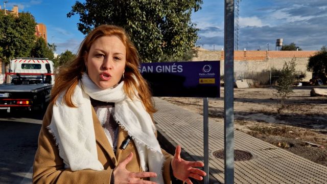 Podemos culpa a 'Vox y su ideario' de los ataques vandálicos contra los carteles contra la violencia de género