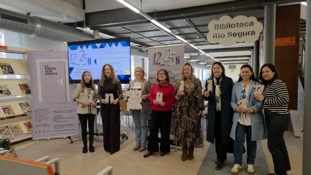 Murcia impulsa 25.000 marcapáginas contra la violencia de género dentro del Programa 12_25N