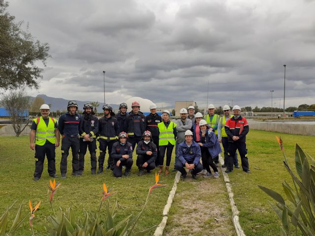 Bomberos del consorcio se forman en protocolos de actuación en instalaciones de Aguas de Murcia