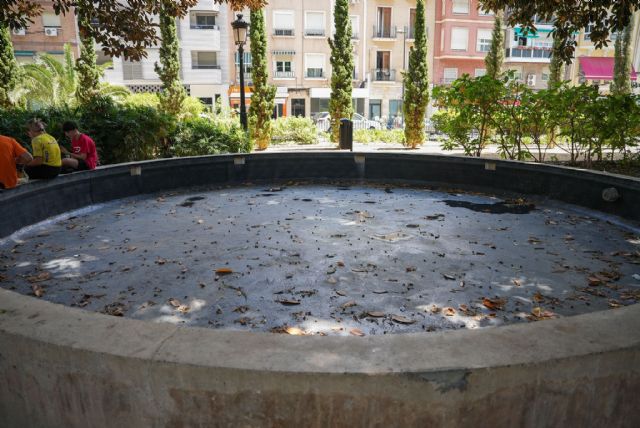 Sánchez-Parra: 'el jardín público más antiguo de España necesita inmediatamente la limpieza y cuidado necesarios y acabar con la inseguridad'