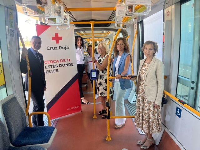 El Tranvía de Murcia luce una nueva campaña para poner en valor el papel de nuestros mayores en la sociedad