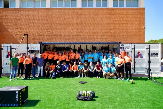 Los IES Octavio Carpena, CIFP Hespérides y Vega del Táder participan en un proyecto para hacer un centro de entrenamiento deportivo sostenible en un contenedor marítimo