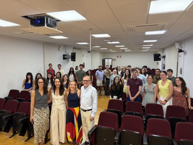 Futuros farmacéuticos de Espa&ntilde;a, Irlanda y Portugal se forman en la UCAM en fármacos complejos
