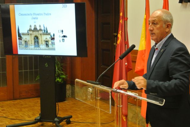 Fomento realiza una limpieza intensiva en el entono de los 34 cementerios del municipio