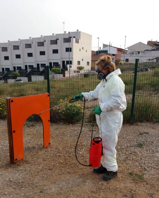 El Ayuntamiento instala paneles informativos en las zonas de esparcimiento canino para evitar el Covid-19