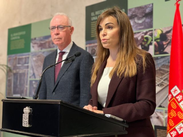 El alcalde socialista levanta la ciudad para hacer carriles bus sin tener autobuses para circular