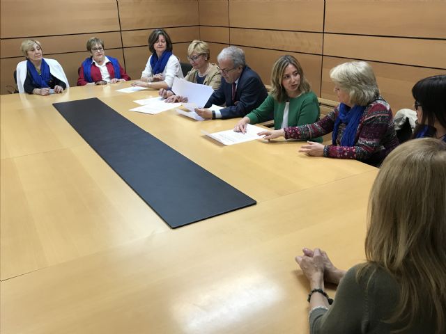 Coello: 'Esperamos el apoyo de todos los grupos políticos para prestar ayuda a los pacientes que sufren fibromialgia'