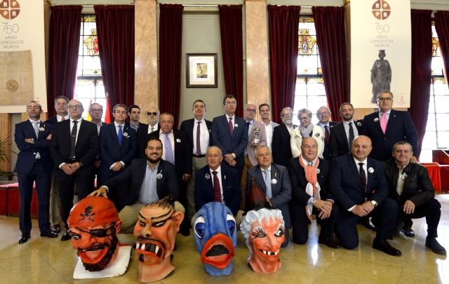 Los históricos del Entierro de la Sardina nombran Cabezudo de Honor a Antonio Botías