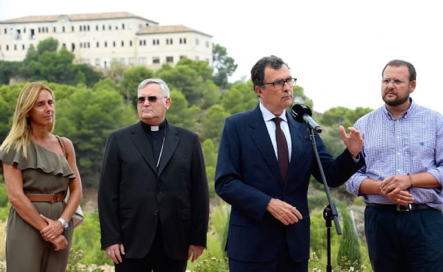 El Ayuntamiento pone a punto el Santuario de la Fuensanta con la construcción de un nuevo mirador de 1.000m2