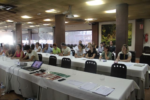 Los trabajadores de Terra Natura Murcia realizan un simulacro de incendio para actuar eficientemente en caso de emergencia