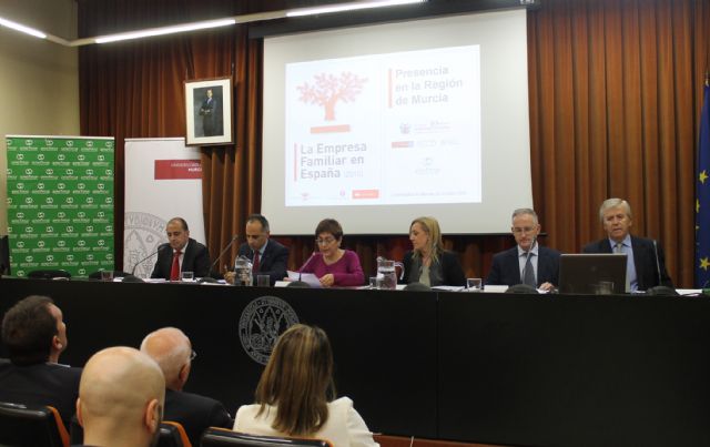 Presentado en la UMU 'el estudio más ambicioso que se ha hecho en el mundo sobre la empresa familiar' (Juan Francisco Corona, Director del Instituto de la Empresa Familiar)