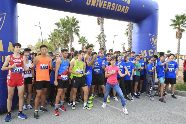 Miles de estudiantes de la UCAM disfrutan de la Bienvenida Universitaria