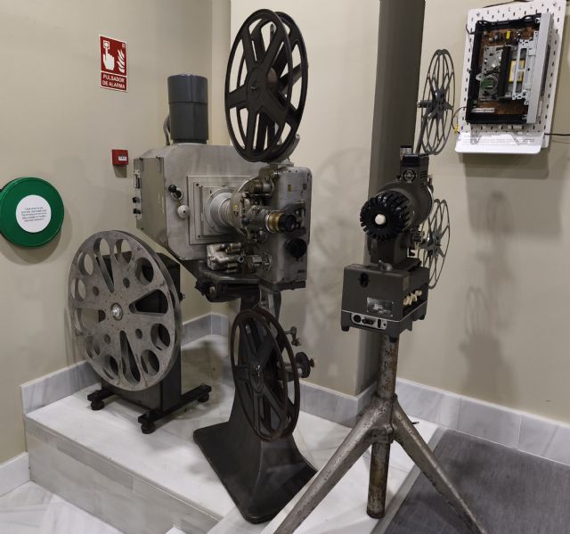La Filmoteca regional saca este martes a la calle sus proyectores antiguos para celebrar el Día del Patrimonio Audiovisual