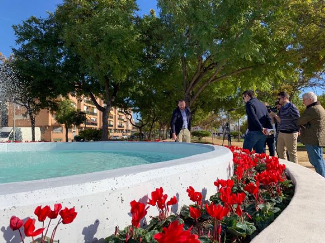 El Plan Alberca llega a Puente Tocinos con la renovación de la ´Fuente del Reloj´