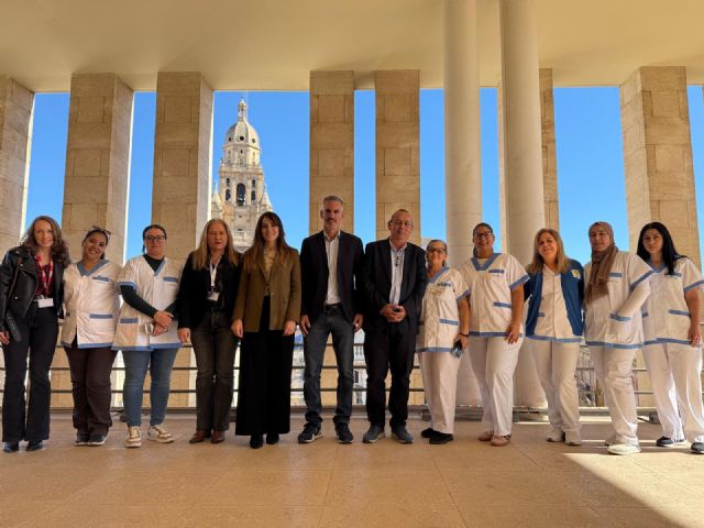 Actúa y Cruz Roja consolidan su modelo de inclusión laboral en el servicio de limpieza municipal de Murcia