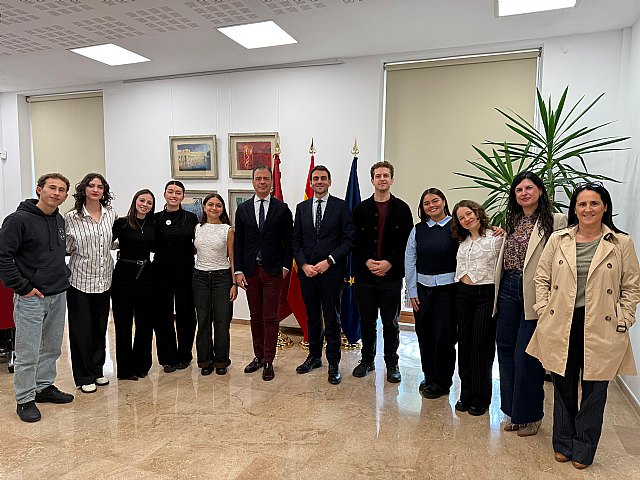 Ocho universitarios argentinos descendientes de murcianos estudian en la Región con las becas Golondrina