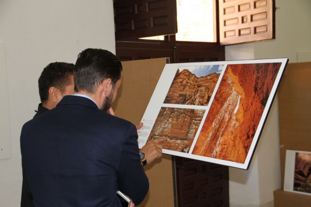 La UCAM acoge una exposición fotográfica sobre Argelia