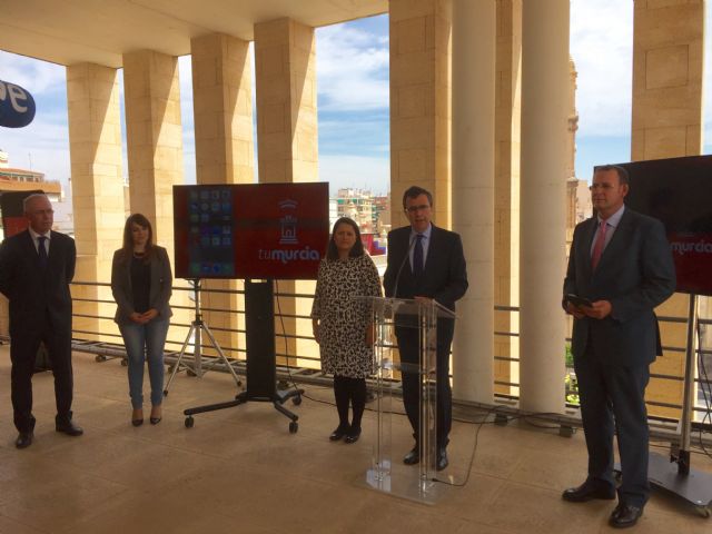 Los murcianos evaluarán el primer año de gestión de Ballesta y sus concejales en un ágora pública