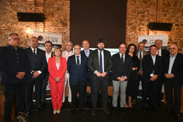 López Miras reivindica un Plan Hidrológico Nacional 'que haga que todos tengan agua en Espa&ntilde;a'