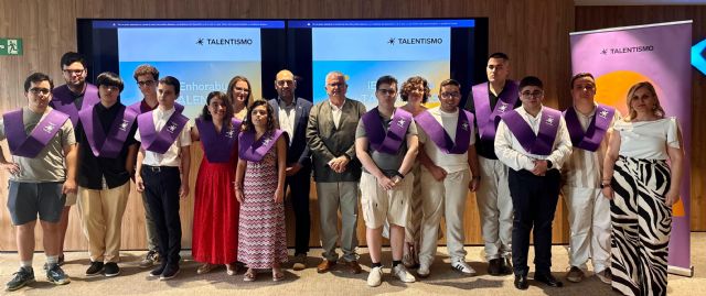 Talentismo celebra la graduación de la primera promoción de los programas formativos de Auxiliares de Servicios Administrativos y de Ofimática