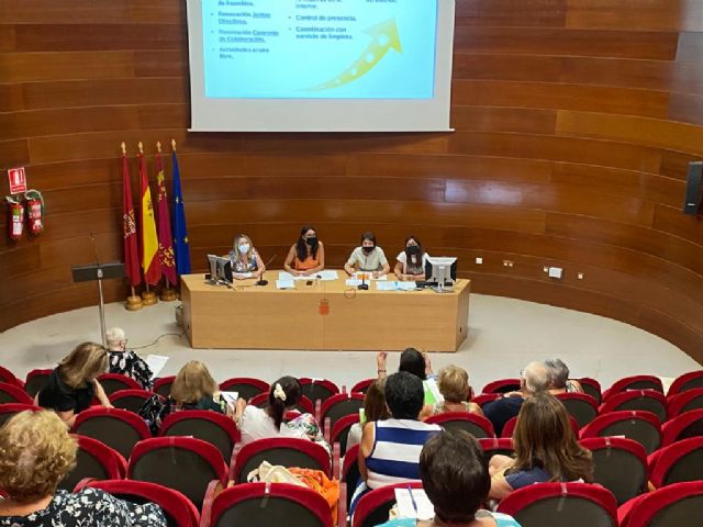 Comienzan las reuniones para poner en marcha de manera paulatina los centros municipales de la mujer