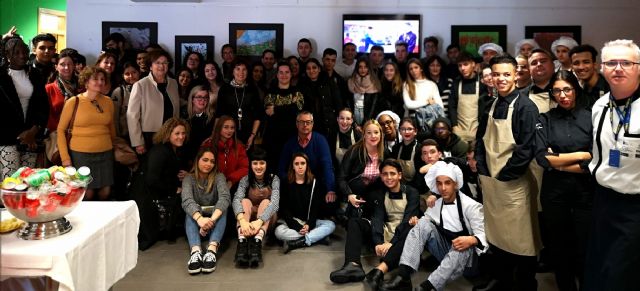 Alumnos del programa de Cualificación Profesional exponen sus trabajos creativos en la muestra Expres-Arte