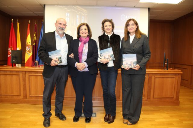 La UCAM presenta una guía histórica y artística del Monasterio de los Jerónimos