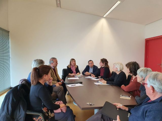 La Concejalía de Mayores aborda la necesidad de implantar nuevos modelos de viviendas para combatir la soledad