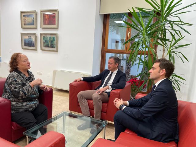 El consejero de Presidencia recibe a la cónsul de Mónaco